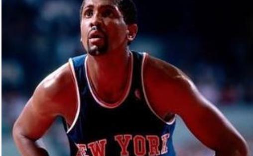 盤點(diǎn)NBA十大詭異罰球 巴里端尿盆投法怪異無比