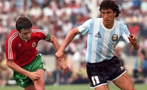阿根廷足球歷史十大巨星排行榜 阿根廷足球明星盤點 阿根廷球星排名
