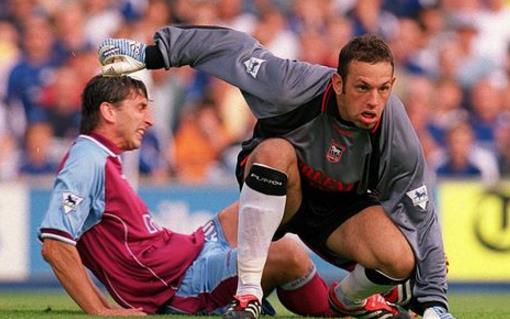 世界足壇十大斷腿事件 世界足壇最恐怖的斷腿事件 足壇斷腿事件盤點