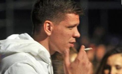 世界足壇十大煙鬼球星盤(pán)點(diǎn) 足壇的十大老煙槍排行榜 厄齊爾領(lǐng)銜