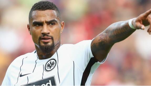 世界足壇十大煙鬼球星盤(pán)點(diǎn) 足壇的十大老煙槍排行榜 厄齊爾領(lǐng)銜