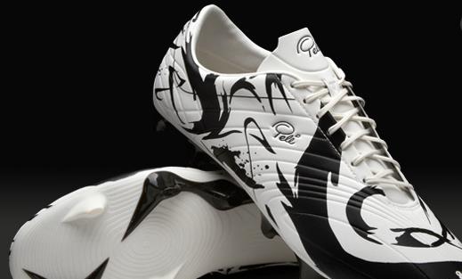 十大經典足球鞋排行榜 經典足球鞋都有哪些