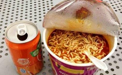 世界上最“硬核”的泡面方式排行榜 板藍根泡面排名第一