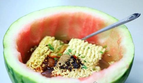 世界上最“硬核”的泡面方式排行榜 板藍根泡面排名第一