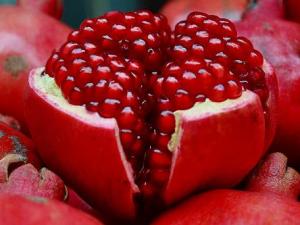 吃石榴有什么好處?石榴的營養價值、功效與作用
