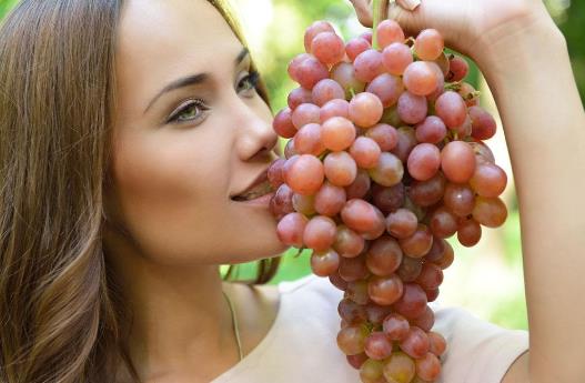 提子的營養(yǎng)價值 提子的功效與作用 提子皮的功效與作用