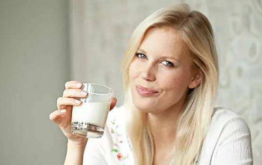 什么時候喝牛奶的效果是最佳 喝牛奶的注意事項