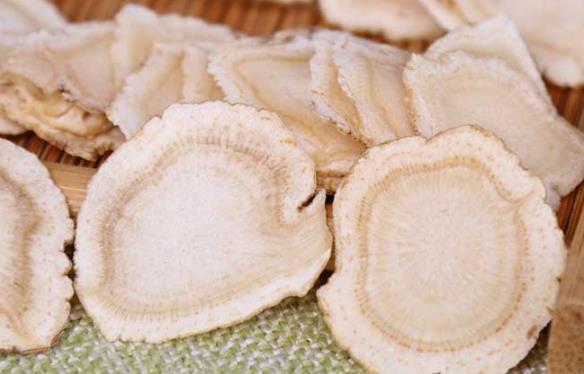 花旗參泡水喝好嗎?花旗參泡水喝的做法、功效及禁忌