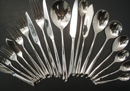 不銹鋼餐具的選購-不銹鋼餐具的使用注意事項(xiàng)