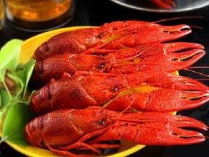 如何挑選新鮮的小龍蝦?新鮮小龍蝦的挑選技巧