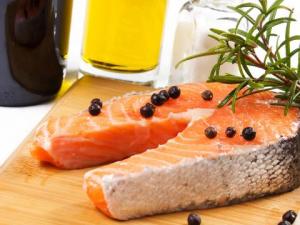 如何去除菜板上的腥味?去除菜板腥味的方法