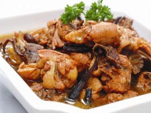 小雞燉蘑菇怎么做好吃?小雞燉蘑菇的做法