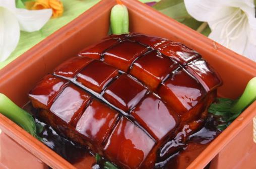 用微波爐怎么做紅燒肉?微波爐做紅燒肉的方法