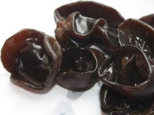 怎樣挑選優(yōu)質(zhì)黑木耳？挑選黑木耳的小竅門