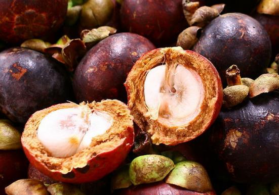 山竹里面黃黃的是什么 山竹里面黃黃的能吃嗎 山竹果肉發黃有毒嗎