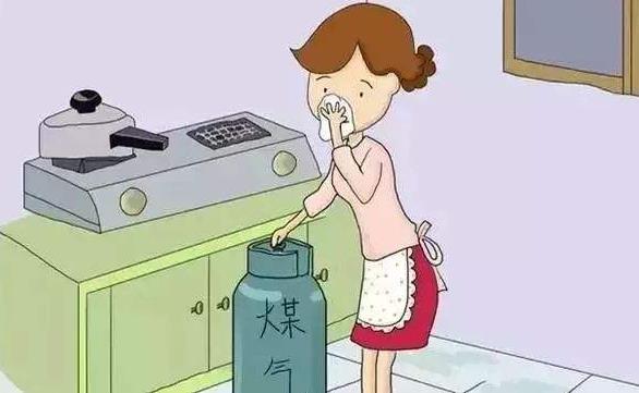 煤氣灶管會有水什么問題 煤氣灶火黃是什么原因