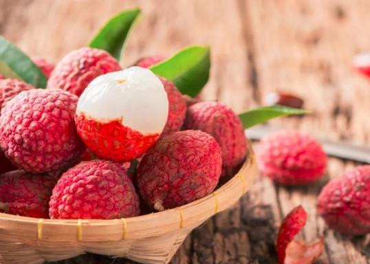 荔枝帶皮凍還是剝皮凍?荔枝冷凍前需要泡一下鹽水嗎?