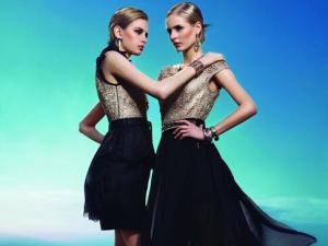 衣服粘毛線了怎么辦？黑衣服粘毛了怎么辦