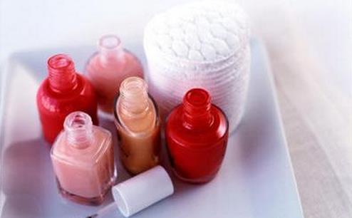 衣服上的指甲油怎么洗?如何選購指甲油