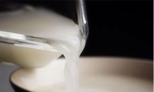 白色的襪子如何清洗 白色襪子被染色怎么辦