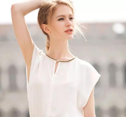 衣服上有白斑如何快速去除?衣服上有洗衣粉白斑怎么洗掉?