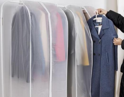 衣服放防塵袋里霉了怎么辦?衣服套上防塵塑料袋會(huì)不會(huì)受潮?