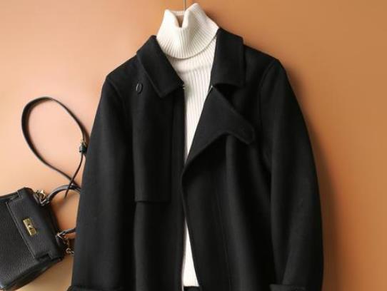 羊毛大衣扎手就是好的嗎?羊毛大衣沉沉的好還是輕的好?