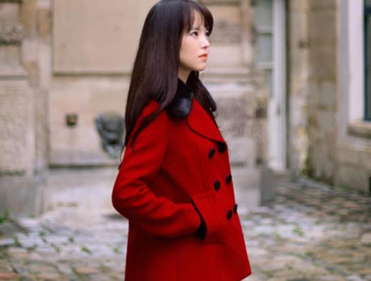 羊毛大衣扎手就是好的嗎?羊毛大衣沉沉的好還是輕的好?