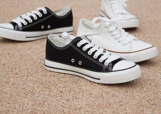 帆布鞋穿歪了還能繼續(xù)穿嗎?曬帆布鞋為什么要用紙包住?