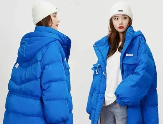 克萊因藍(lán)和綠色哪個(gè)顯白?克萊因藍(lán)色的衣服顯老嗎