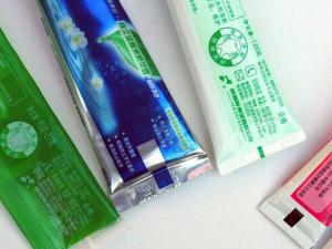 牙膏底部顏色代表什么?怎樣挑選牙膏?