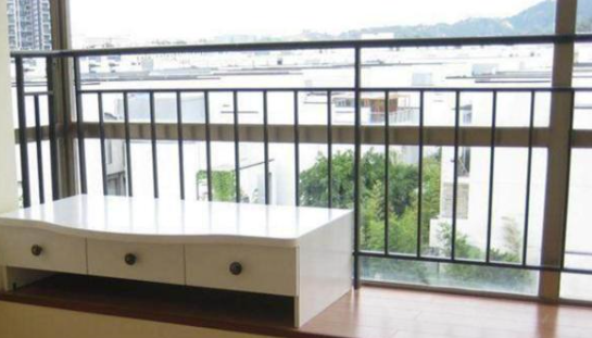 封陽臺時開發商裝的欄桿能不能拆?