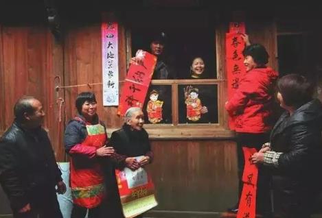 貼對聯(lián)不小心弄壞了有什么兆頭?貼對聯(lián)有什么講究