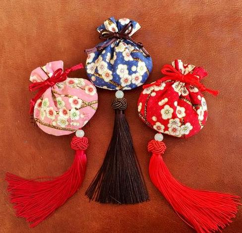 端午香包里面有麝香嗎?端午節香包要掛到什么時候?