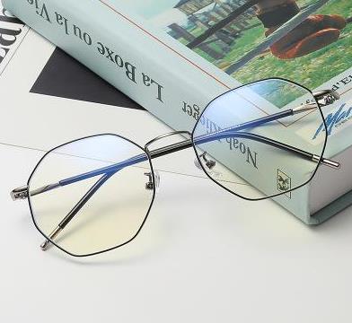 防藍光鏡片發黃是怎么回事?怎樣判斷眼鏡是不是真的防藍光?