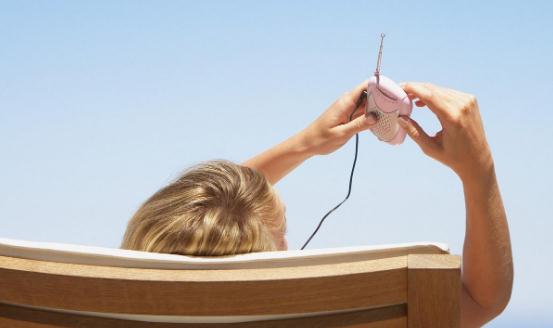 含酒精防曬霜可以帶上飛機(jī)嗎 防曬霜含酒精好還是不含好