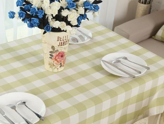 桌子上鋪的餐桌布對人有害嗎?新買的餐桌布怎么去味?