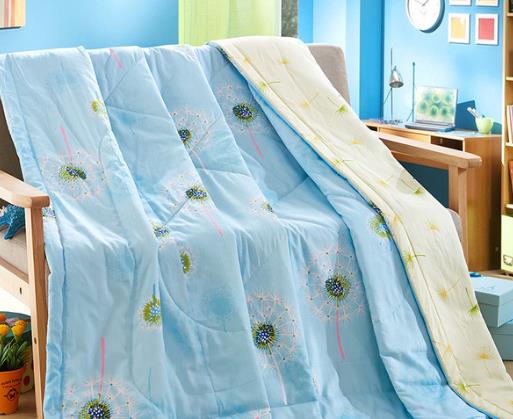 空調被丟進洗衣機里洗會洗壞嗎?剛買的空調被有異味正常嗎?