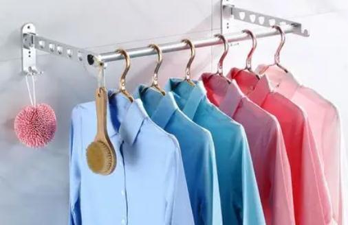 夏天衣服上的汗漬是什么成分 夏天衣服上的汗漬變成黑點怎么可以洗掉