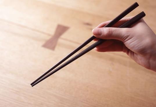 筷子上有霉斑用了會怎么樣?筷子有油漆味道能不能用