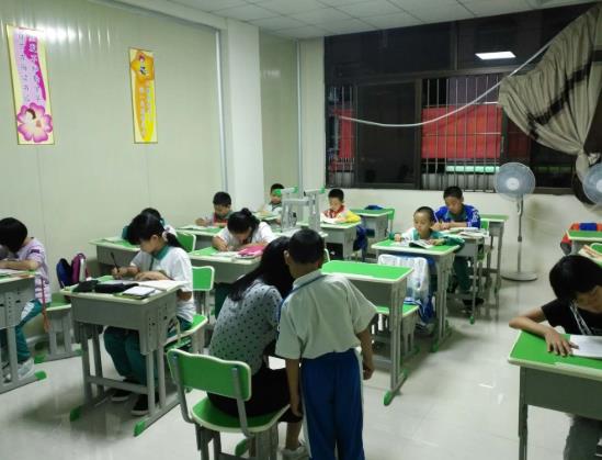 民辦學校的教師會去補課嗎?放暑假要不要給孩子補課?