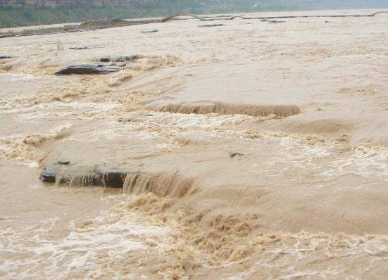 被洪水泡了的整條香煙能抽嗎?被洪水泡過的牛奶可以喝嗎?