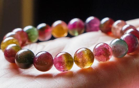 怎樣識(shí)別天然碧璽 碧璽怎么保養(yǎng)越亮