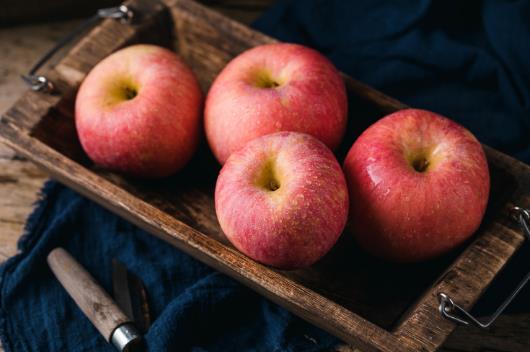 平安夜可以二個人吃一個蘋果嗎?平安夜吃蘋果要吃一整個嗎?