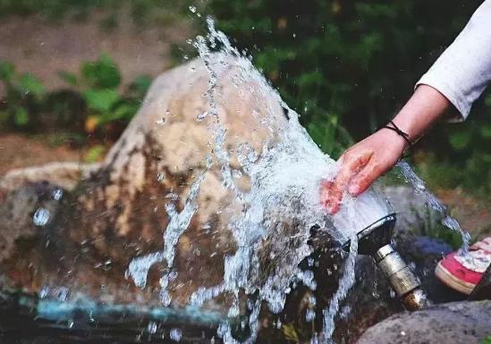 自來水發黃可以洗澡洗頭嗎?停水后水很黃要放多久才恢復?