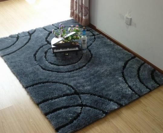 什么材質(zhì)的地毯才不長(zhǎng)螨蟲?油灑在地毯上怎么清洗掉