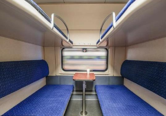 買臥鋪怎么選下鋪?火車臥鋪床單被罩多久換一次