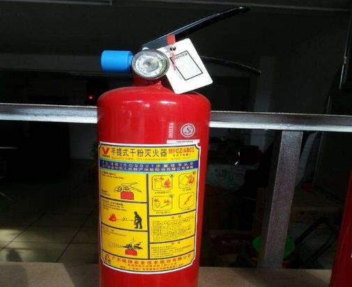 干粉滅火器出廠滿幾年需要進行報廢?干粉滅火器出廠多久年檢一次