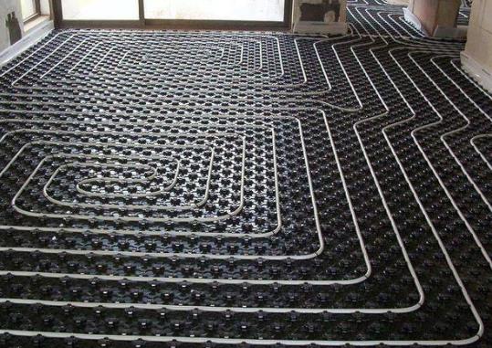 地暖打地鋪睡對身體好嗎?地暖經常開和關好不好