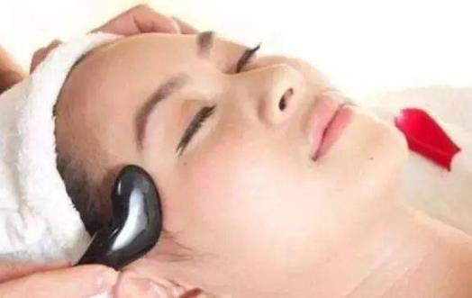 臉部刮痧對痘印有用嗎 臉部刮痧能去皺紋嗎